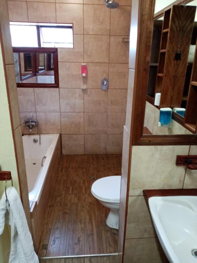 Tudor Lodge Guest House Johannesburg Exterior foto